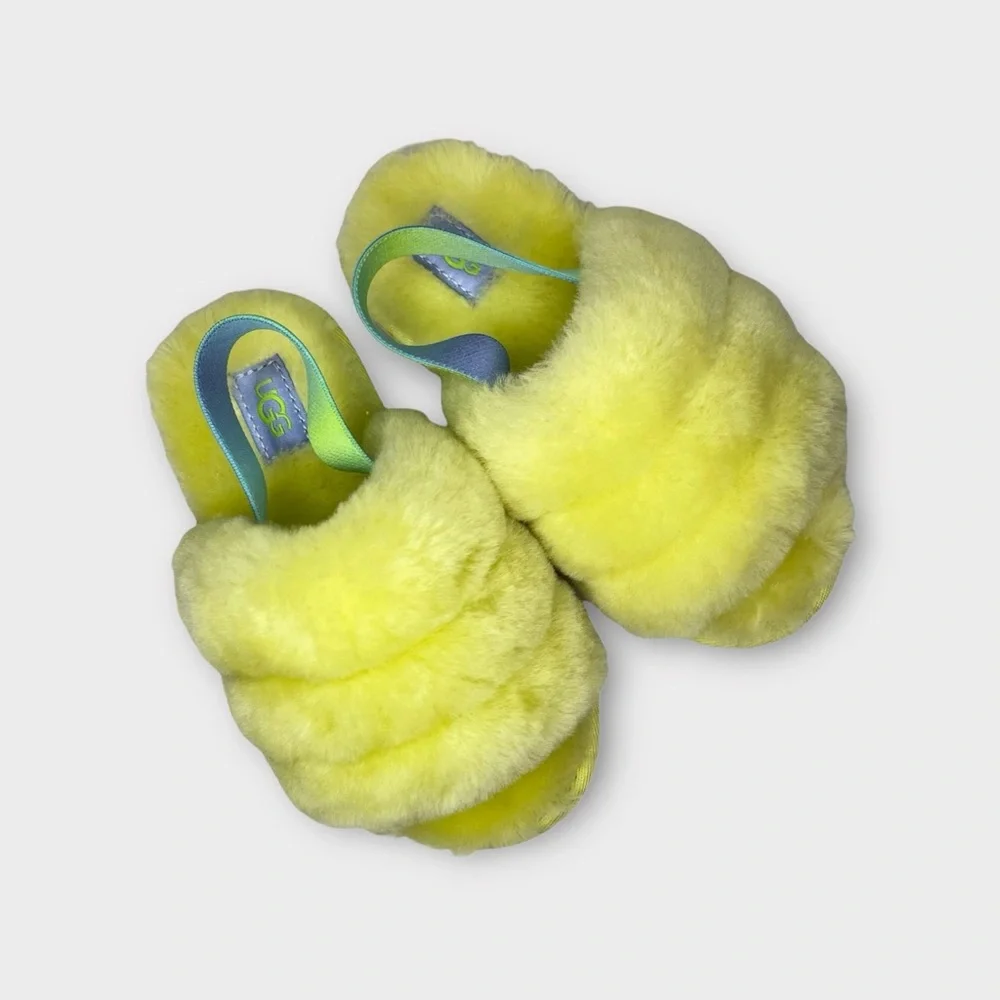 UGG lime pale